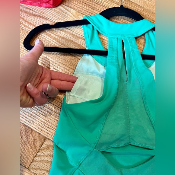 Lululemon Run: Make It Count Tank- Very Green / Fresh Teal- Size 2 - Picture 8 of 12